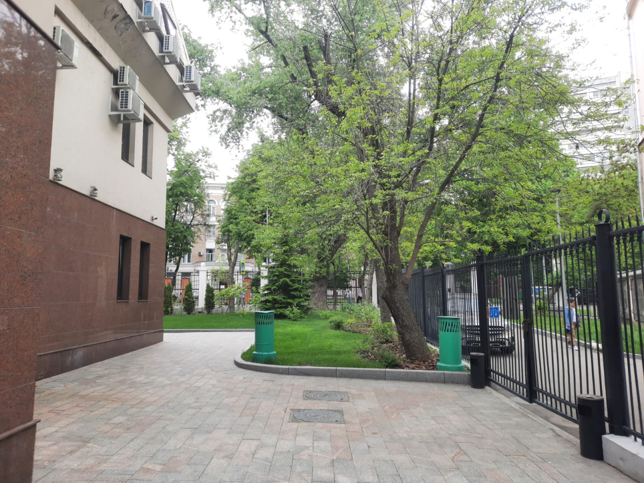 фасад дома, здание по адресу г Москва, Ленинский пр-кт, д 37 к 1 
